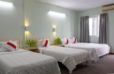 Familienzimmer mit Balkon — QUANG SAIGON Hotel- 40-7 Bùi Viện-Walking street